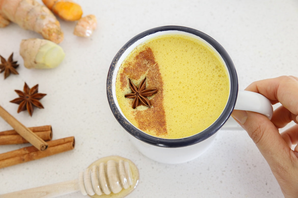Zerdeçallı ve Zencefilli Latte